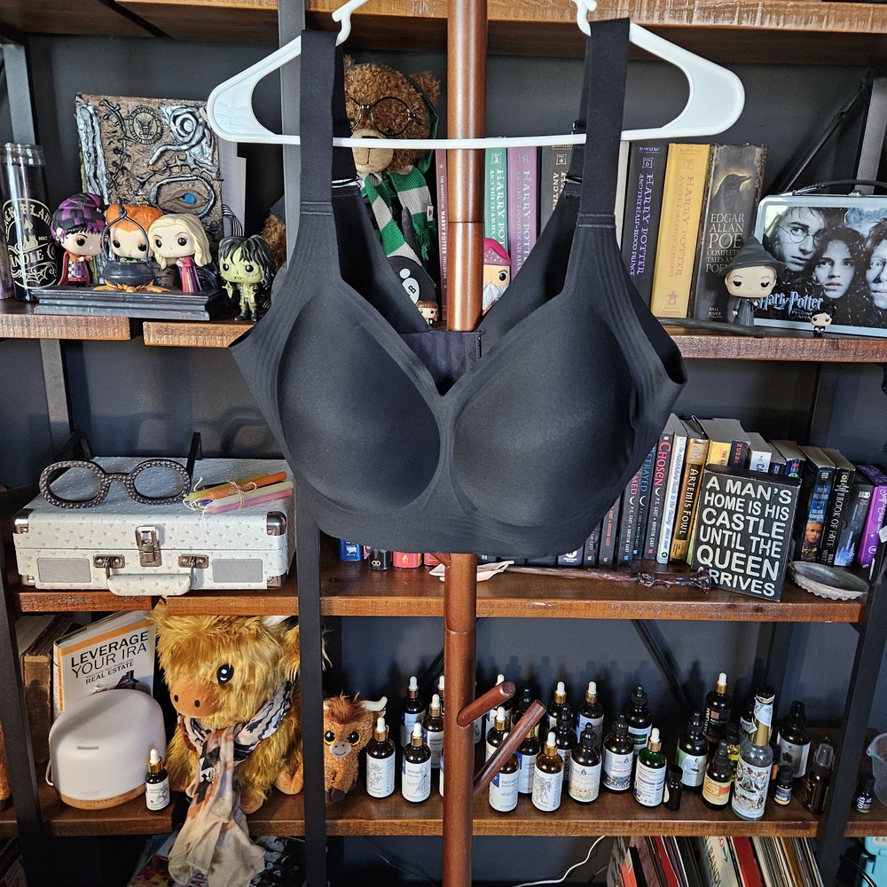 Elegant Black Full-Coverage Bra